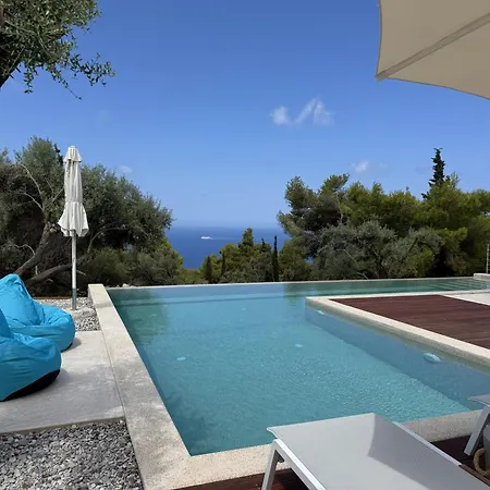فيلة Limestone House