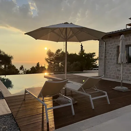 Villa Limestone House *